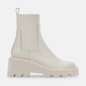 Dolce vita size 6 Hoven H2O boots in ivory leather